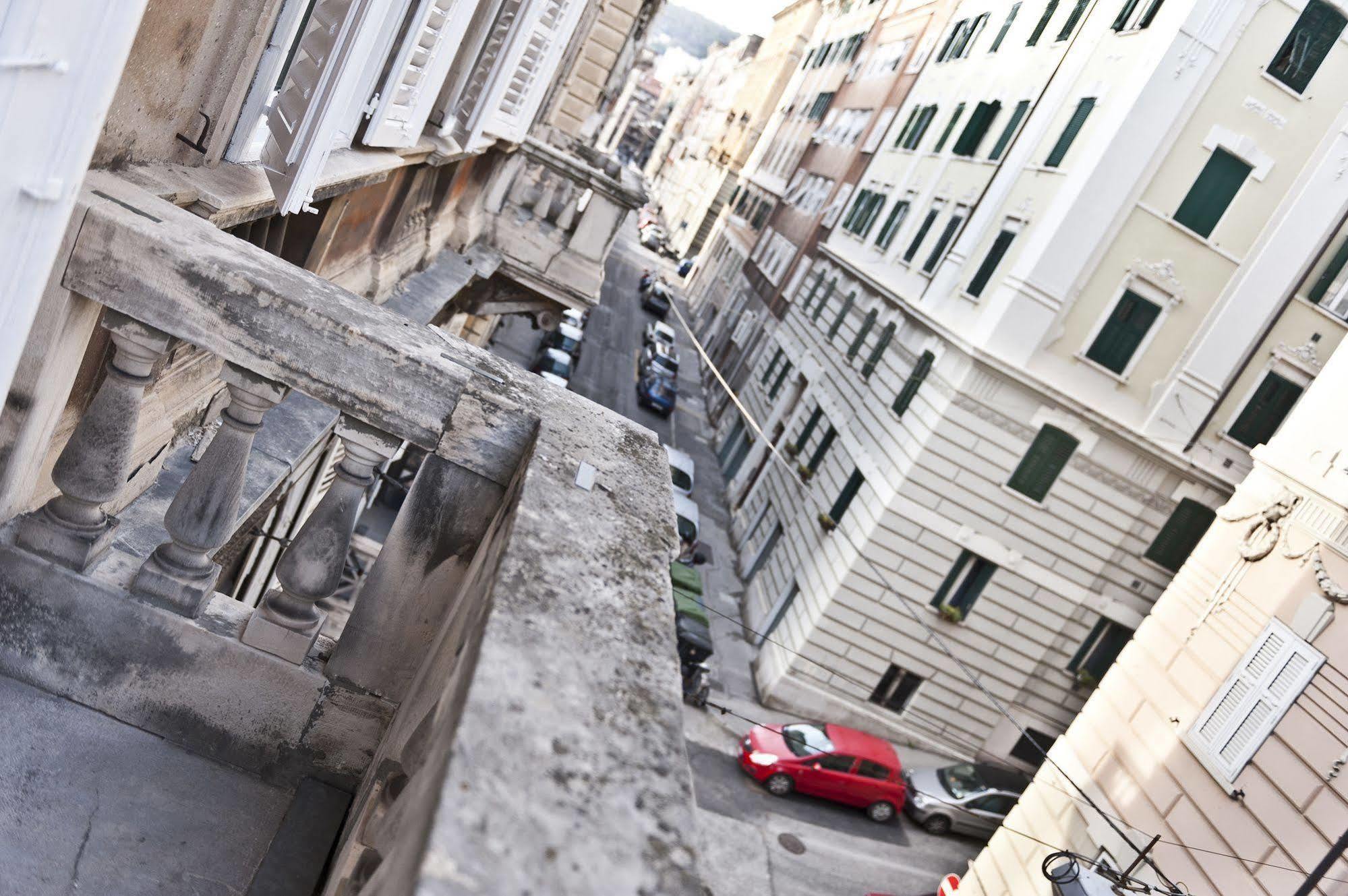 Domus Liberta - Boutique Rooms Trieste Esterno foto