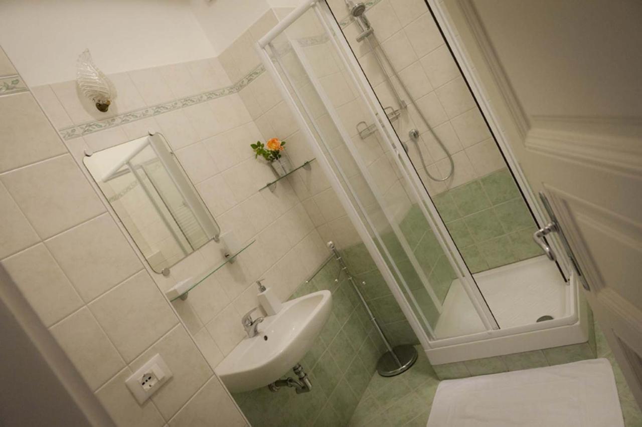 Domus Liberta - Boutique Rooms Trieste Esterno foto
