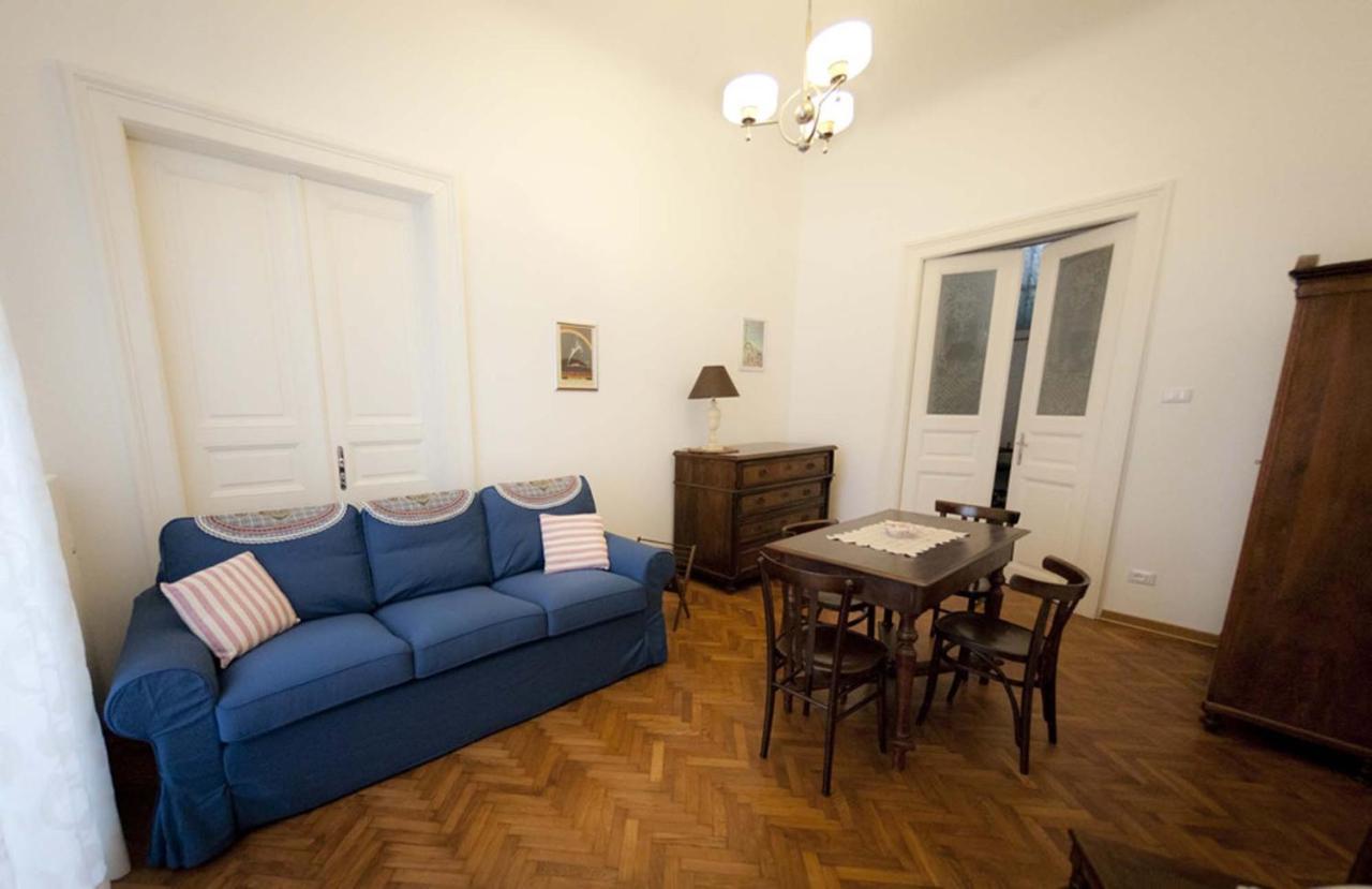 Domus Liberta - Boutique Rooms Trieste Esterno foto